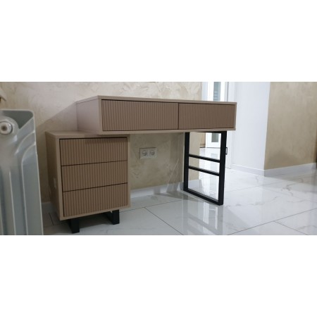 Consolă in stil Loft pentru machiaj A-69 Consolă in stil Loft pentru machiaj A-69